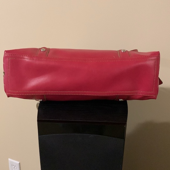 🔥Sale🔥 Red Purse with Forrest Green Trim & Linning - Picture 3 of 9